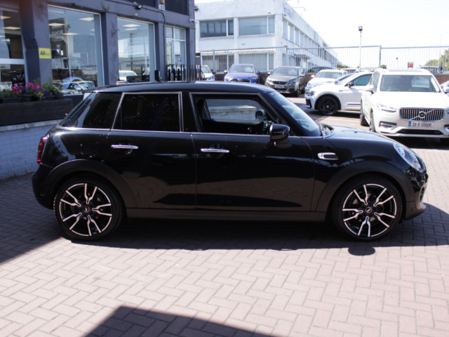 Image for 2021 Mini Cooper 1.5D 5DR HATCHBACK AUTOMATIC // WITH ONLY 81, 000 KM'S // BUY WITH CONFIDENCE AA AND SIMI APPROVED DEALER 2026 // FINANCE ARRANGED // ALL TRADE INS WELCOME //