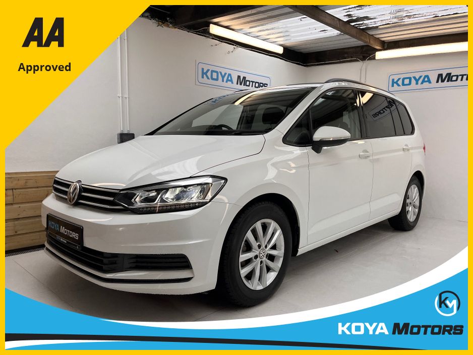 Image for 2015 Volkswagen Touran 7SEATER=1.4 TSI COMFORTLINE PRO PLUS PETROL AUTOMATIC // REVERSING CAMERA // CRUISE CONTROL // LANE ASSIST // TOP SPEC // UPGRADED ALLOYS // FOGS // VW MATRIX LIGHTING // FULL PRIVACY PACK