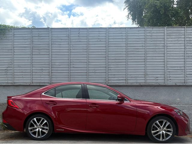 Image for 2020 Lexus IS 300h IS300h / LEATHER / SUNROOF / HEATED SEATS / CRUISE CONTROL / PARK ASSIST / ONE OWNER / FULL LEXUS HISTORY / *FINANCE OPTIONS AVAILABLE*