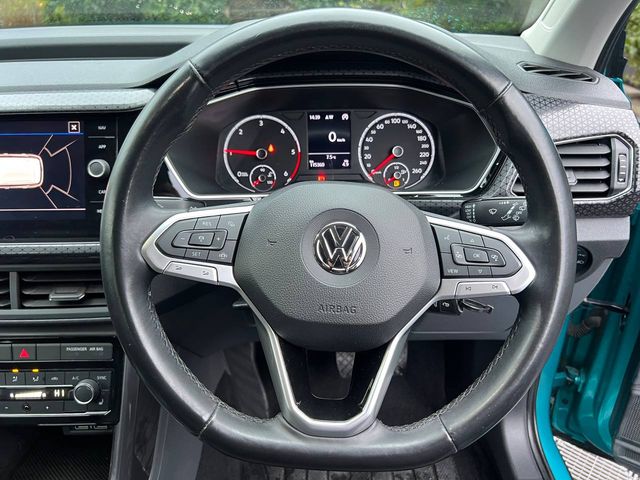 Image for 2020 Volkswagen T-Cross R-LINE 1.6 TDI // APPLE CARPLAY/ANDROID AUTO // MULTIFUNCTIONAL STEERING WHEEL // 17" ALLOYS