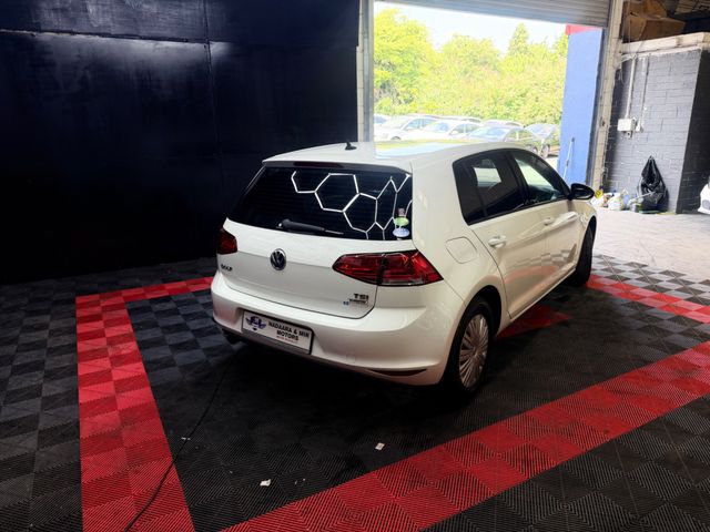 Image for 2017 Volkswagen Golf Trendline