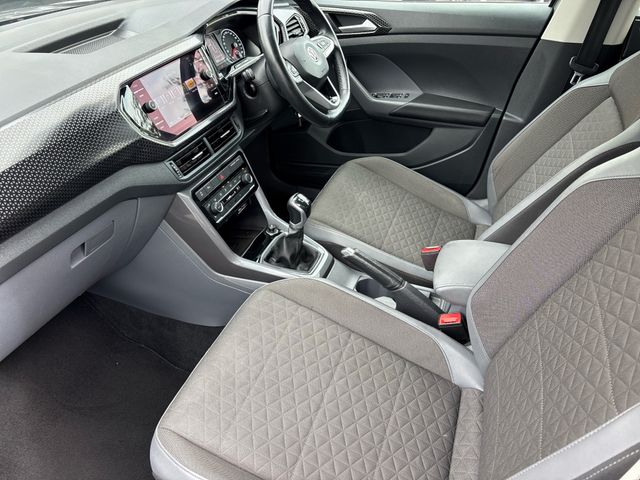 Image for 2019 Volkswagen T-Cross R-LINE 1.0 TSI MANUAL 6SPEED FWD 115HP 5 5DR