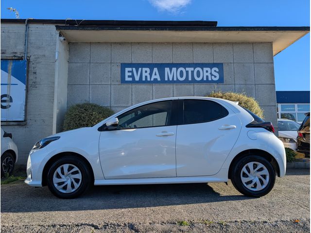 Image for 2022 Toyota Yaris G HYBRID AUTOMATIC 1.5 PETROL //ADAPTIVE CRUISE CONTROL//KEYLESS ENTRY//REVERSE CAMERA//