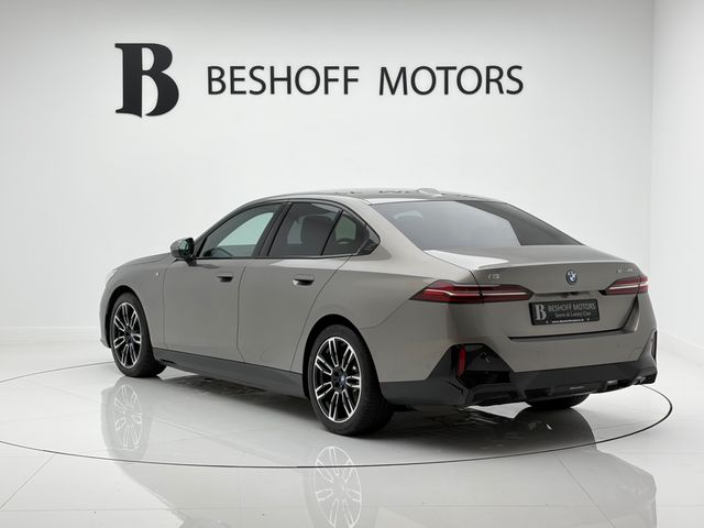 Image for 2024 BMW i5 40 M-SPORT=ONLY 13000 MILES//1 OWNER//AS NEW=FULL BMW SERVICE HISTORY=TAILORED FINANCE PACKAGES AVAILABLE=TRADE IN'S WELCOME