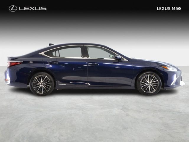 Image for 2022 Lexus ES 300h Dynamic