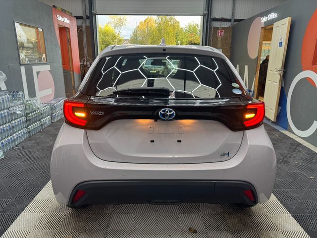 Image for 2020 Toyota Yaris 2020 TOYOTA YARIS HYBRID G 1.5 AUTOMATIC/ PARKING CAMERA/ CRUISE CONTROL