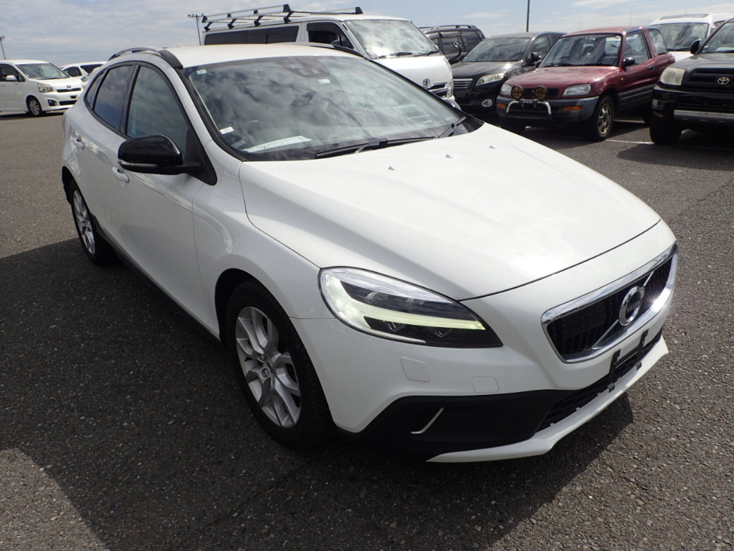 Image for 2019 Volvo V40 2.0D4 CROSS COUNTRY 5DR HATCHBACK AUTO // STUNNING CAR // ONLY 108, 082KM'S // BUY WITH CONFIDENCE AA AND SIMI APPROVED DEALER 2026 // FINACE ARRANGED // ALL TRADE INS WELCOME // 