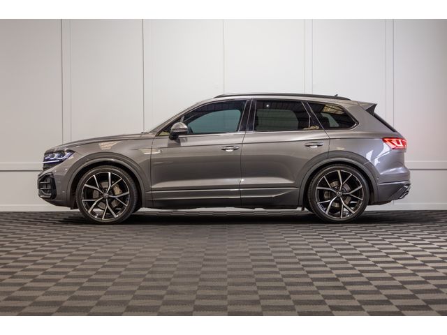Image for 2025 Volkswagen Touareg R-Line 3.0TDI V6 - 286BHP