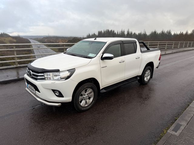 Image for 2020 Toyota Hilux Double CAB SR5 4DR