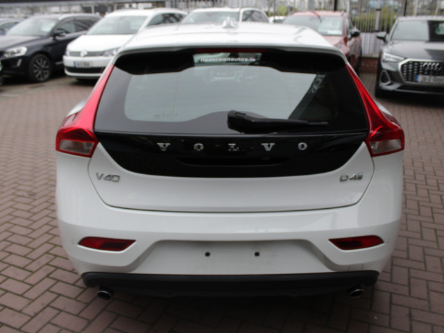 Image for 2017 Volvo V40 2.0 ESTATE 5DR AUTO 