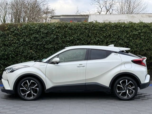 Image for 2019 Toyota C-HR 1.8 HYBRID // DIAMOND CUT ALLOYS // HALF LEATHER HEATED SEATS // DUAL ZONE CLIMATE CONTROL