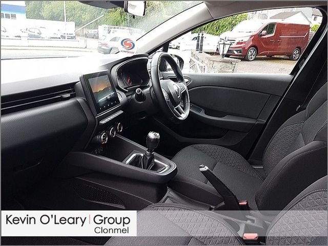 Image for 2021 Renault Clio Iconic TCe 100 MY19