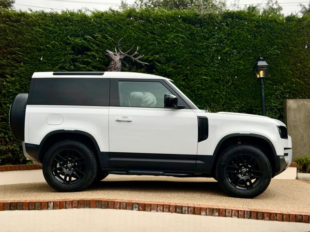 Image for 2023 Land Rover Defender 90 3.0D Hard TOP SE 2