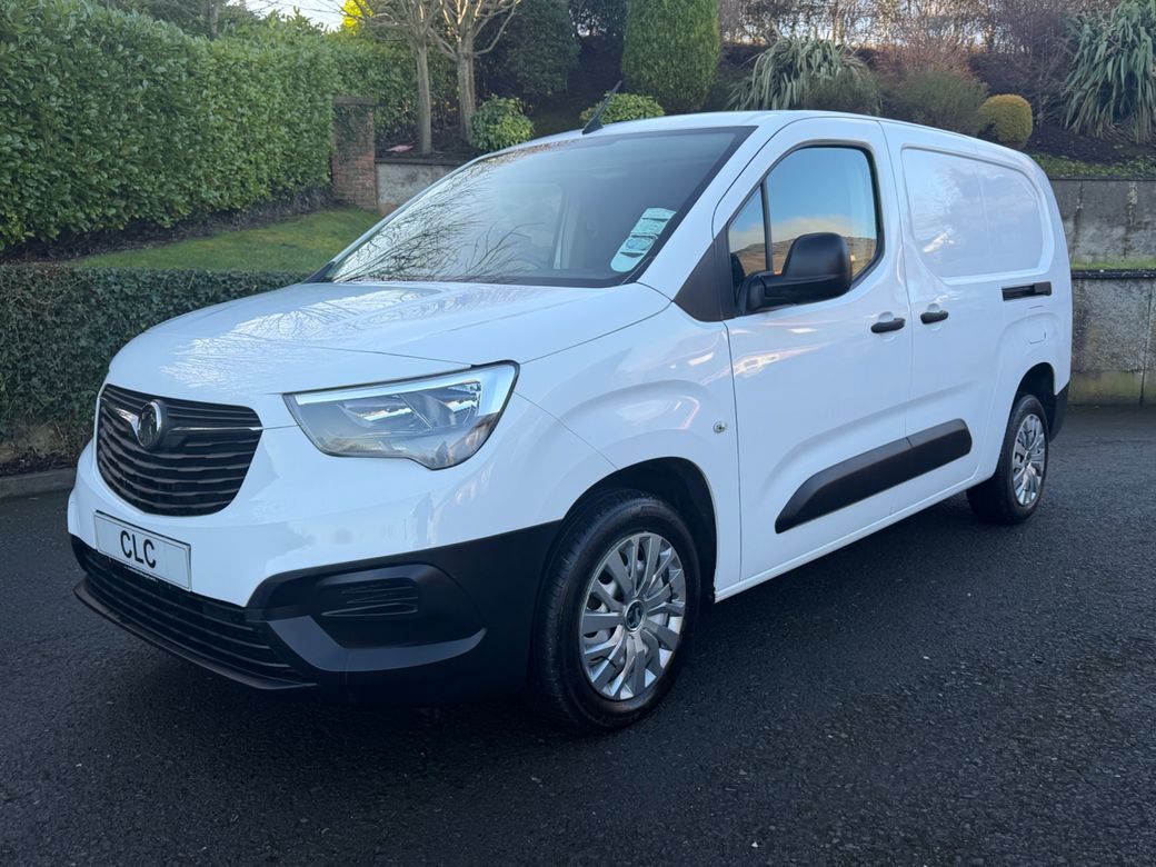 Image for 2021 Vauxhall Combo 2300 Dynamic TD 6DR