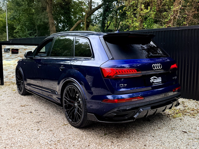 Image for 2021 Audi Q7 2021 (211) Audi Q7 S Line Black Edition 55 TFSI e