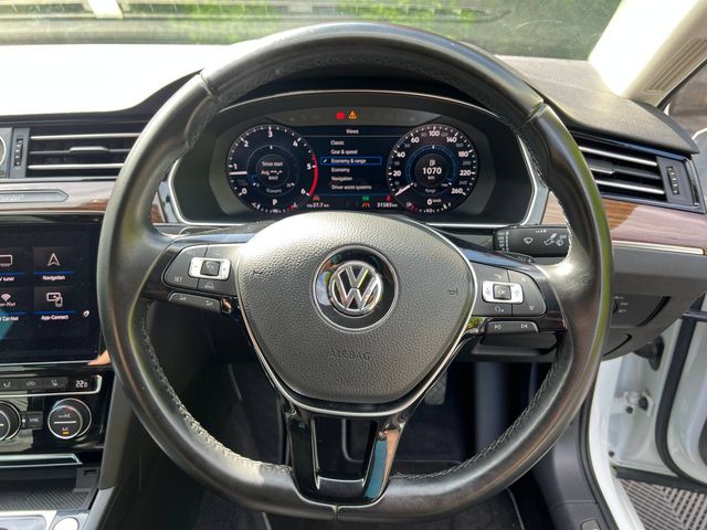 Image for 2018 Volkswagen Passat HIGHLINE 2.0 TDI AUTO // VERY LOW MILEAGE // LEATHER HEATED COOLED SEATS // 360 PARKING CAMERAS