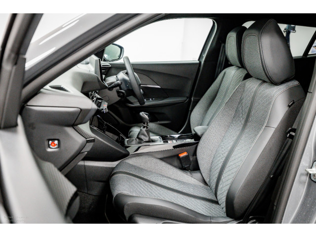Image for 2025 Peugeot 2008 E-Allure 50kWh 136HP