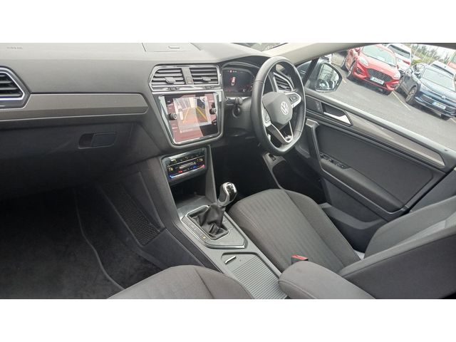 Image for 2024 Volkswagen Tiguan Allspace Life 2.0 TDI 150 HP **REAR VIEW CAMERA, APP CONNECT, 
