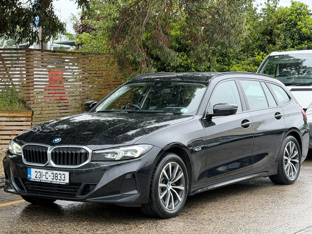 Image for 2023 BMW 3 Series SERVICE HISTORY. REAR CAMERA. 2 KEYS
