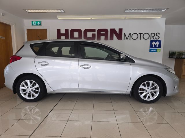 Image for 2014 Toyota Auris 1.4 D-4D Aura 5Dr H/B