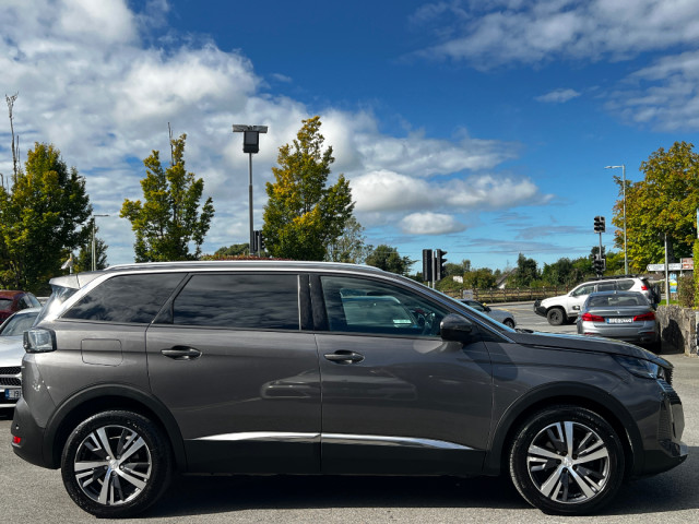 Image for 2021 Peugeot 5008 FL ALLURE 1.5 BLUE HDI 7 SEAT *HIGH SPEC*