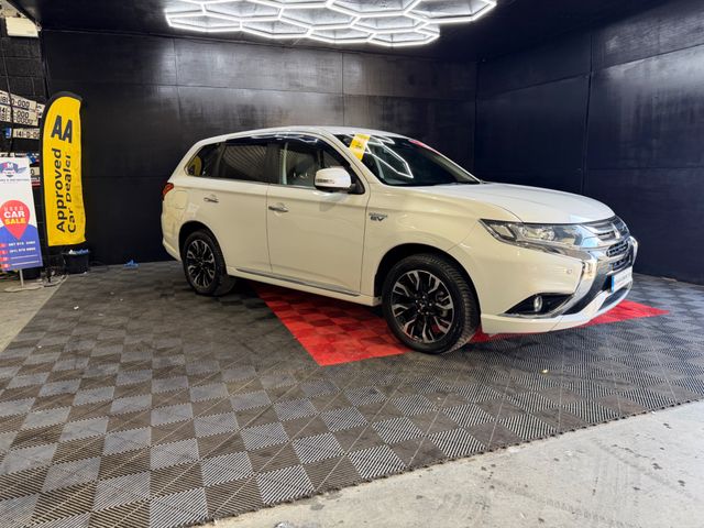 Image for 2017 Mitsubishi Outlander phev