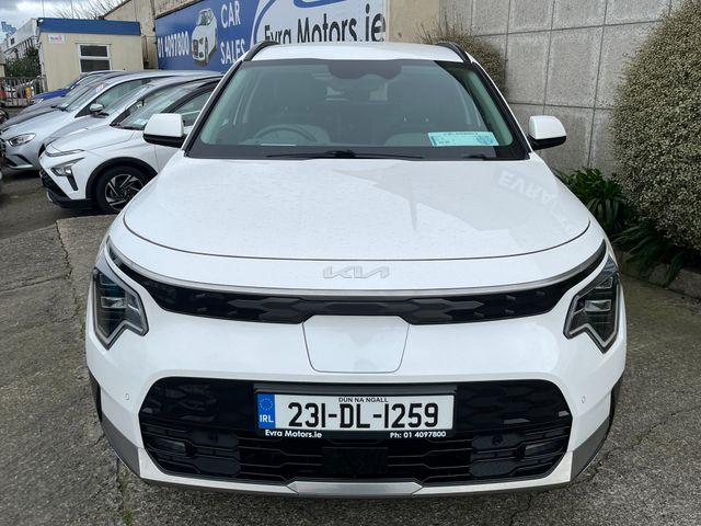 Image for 2023 Kia Niro EV K4 ELECTRIC 64KWH //MASSIVE SPEC//LEATHER ELECTRIC HEATED AND COOLED SEATS//HEAD UP DISPLAY//REVERSE CAMERA//SAT NAV//