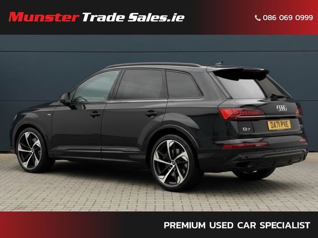 Image for 2022 Audi Q7 S-Line Black Edition 55 TFSI E