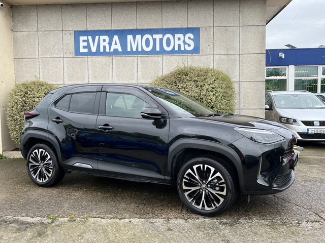 Image for 2025 Toyota Yaris Cross Z HYBRID AUTOMATIC HYBRID 1.5 PETROL //HIGH SPEC//LOW MILES//HALF LEATHER HEATED SEATS//360 PARKING CAMERAS//HEATED STEERING WHEEL//KEYLESS ENTRY//