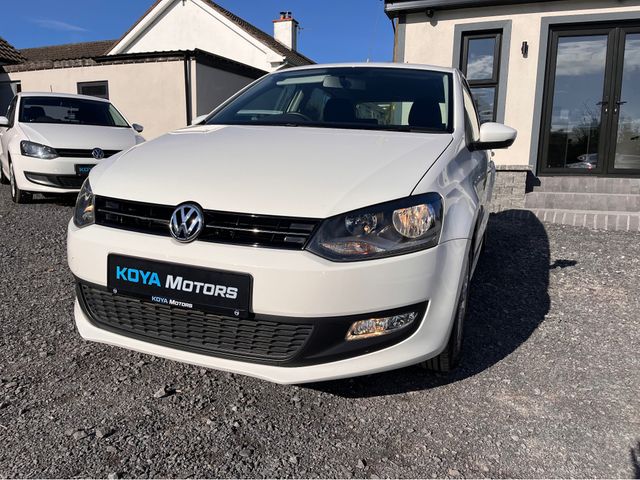 Image for 2014 Volkswagen Polo 1.2 TSI COMFORTLINE PLUS PETROL AUTOMATIC // JUST 43000 KMS // IMMACULATE EXAMPLE LIKE NEW // MFSW // IDEAL STARTER CAR // VERY ECONOMICAL