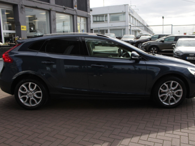 Image for 2019 Volvo V40 D4 2.0 5DR HATCHBACK 