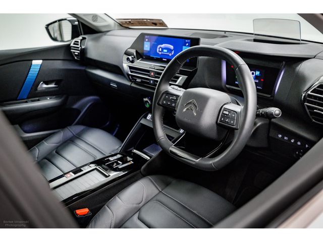 Image for 2023 Citroen C4 SHINE PLUS 50kWh 136HP