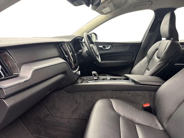 Image for 2022 Volvo XC60 B4 MOM *DIESEL* €145 P/W