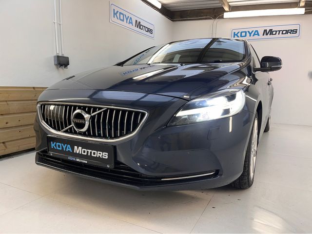 Image for 2017 Volvo V40 D4 2.0 INSCRIPTION PRO DIESEL AUTOMATIC // FULL ELECTRIC HEATED LEATHER // NORDIC LIGHT OAK INLAYS // FACELIFT MODEL // HARMON KARDON PRO // IMMACULATE EXAMPLE