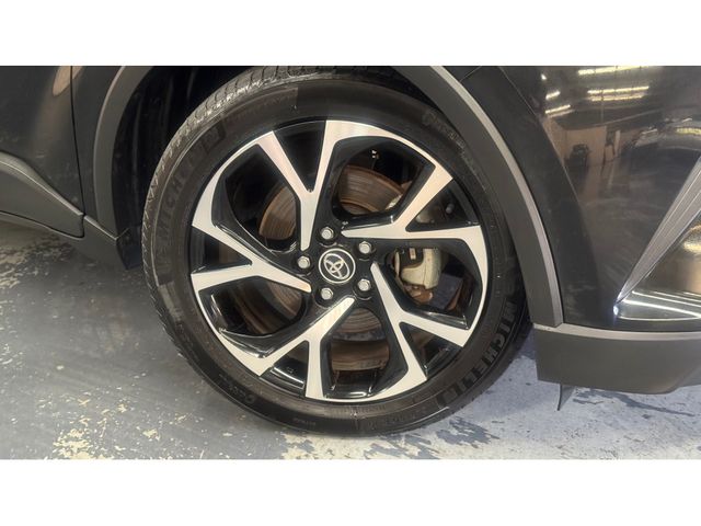 Image for 2018 Toyota C-HR G LED Edition