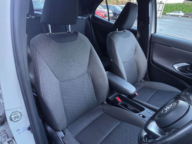 Image for 2023 Toyota Yaris Cross 1.5 HYBRID LUNA SPORT AUTOMATIC // REVERSE CAMERA