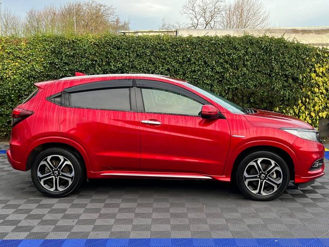 Image for 2020 Honda Vezel 1.5 HYBRID AUTO // ADAPTIVE CRUISE CONTROL // REVERSE CAMERA // 17" DIAMOND CUT ALLOYS