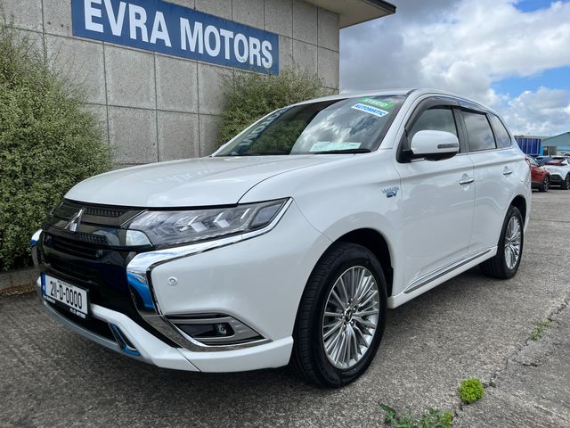 Image for 2021 Mitsubishi Outlander G 4WD PHEV AUTOMATIC 2.4 PETROL //HIGH SPEC//REVERSE CAMERA//HALF LEATHER ELECTRIC HEATED SEATS//HEATED STEERING WHEEL//ADAPTIVE CRUISE CONTROL//KEYLESS ENTRY//