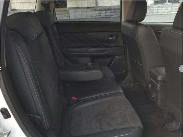 Image for 2018 Mitsubishi Outlander COMING IN THE NEW YEAR!! Stunning hybrid Plug in Jeep . 