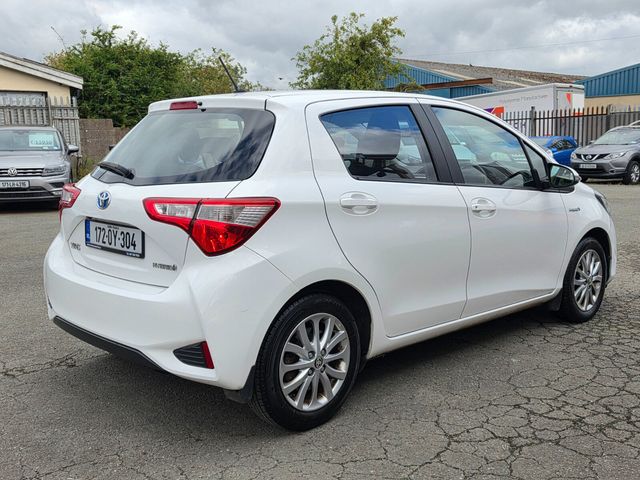 Image for 2017 Toyota Yaris Hybrid Luna