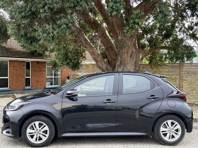 Image for 2024 Toyota Yaris Hybrid 1.5 Luna. LOW MILES