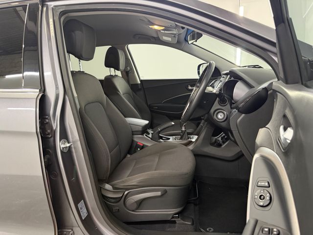 Image for 2014 Hyundai Santa Fe **SPECIAL EDITION **4WD **7 SEATS **MULTI FUNCTION STEERING WHEEL **ADAPTIVE CRUISE CONTROL **DUAL DIGITAL CLIMATE CONTROL **DIFFERENTIAL LOCK **HILL ASSIST **AUTO LIGHTS **AUTO WIPERS **STEERING WHE