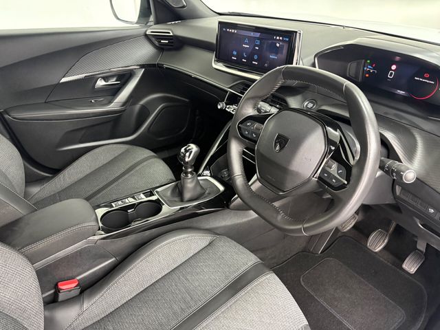 Image for 2024 Peugeot 2008 1.2 Puretech 100bhp Allure