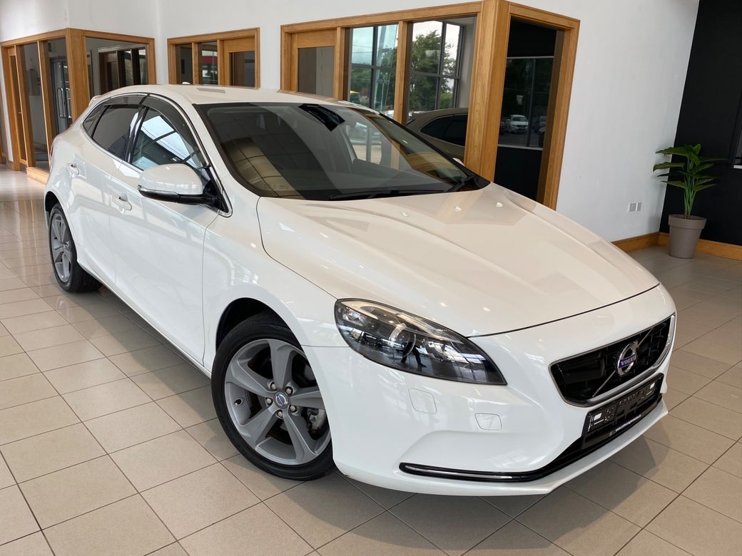 Image for 2013 Volvo V40 T4 180HP SE LUX Auto