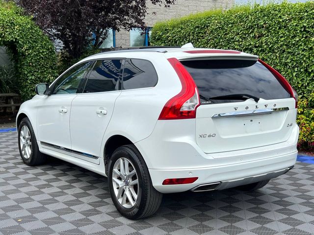 Image for 2017 Volvo XC60 D4 CLASSIC 2.0 D // OPENING PAN ROOF // REVERSE CAMERA // ADAPTIVE CRUISE CONTROL