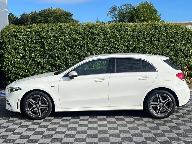 Image for 2021 Mercedes-Benz A Class A250e AMG-LINE PREMIUM+ 1.3 HYBRID // 360 PARKING SENSORS // AMG-LINE INTERIOR // APPLE CARPLAY/ANDROID AUTO