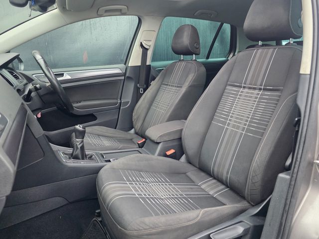 Image for 2016 Volkswagen Golf 1.6 TDI LOUNGE // PANORAMIC ROOF // SAT NAV // REVERSE CAMERA