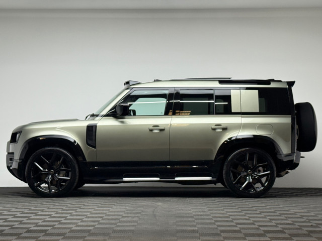 Image for 2025 Land Rover Defender HSE X-DYNAMIC 2.0 PHEV *HUGE SPEC*