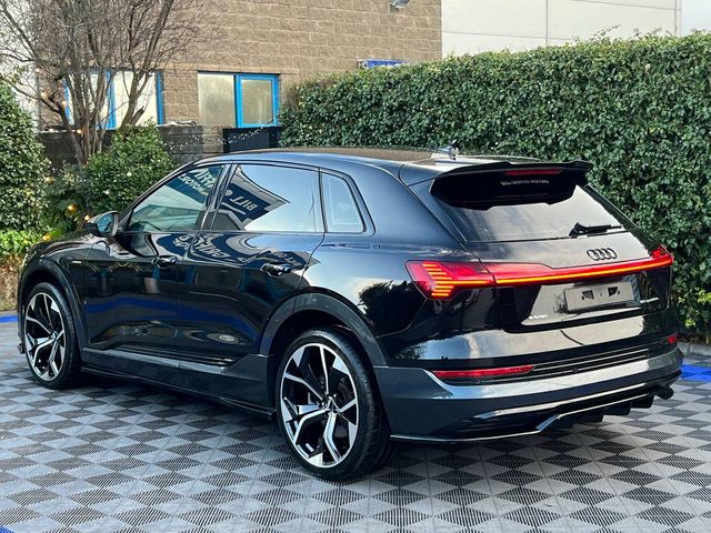 Image for 2020 Audi e-tron 50 QUATTRO RS-PERFORMANCE // BLACK STYLING // LEATHER HEATED POWERED SEATS // ADAPTIVE AIR SUSPENSION
