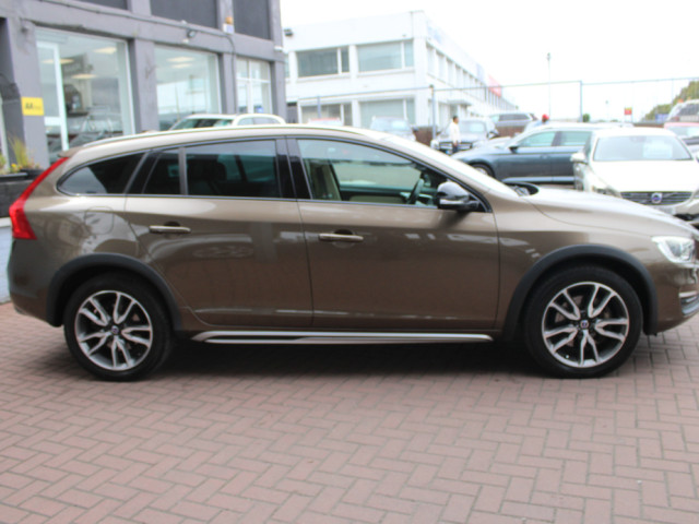 Image for 2016 Volvo V60 Cross Country 2016 VOLVO V60 CROSS COUNTRY